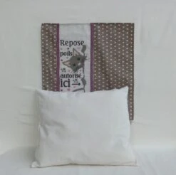 Coussin Et Housse Chat Gris, Brodé Main, Coussin Rectangle Déhoussable, Accessoire Décoration D'intérieur, Cadeau Fête De Noël -Papeterie Boutique 1270035 coussin et housse chat gris brode main coussin rectangle 6