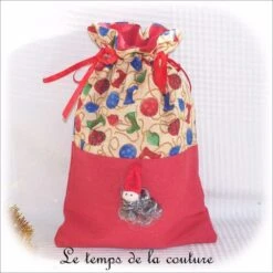 Noël - Sac Cadeau - Sac Pochon - Ton Rouge Et Imprimé Motif Noël - Fait Main.