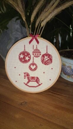 Noël : Cadre, Tableau Mural Broderie Sur Le Thème De Noël. -Papeterie Boutique 1407629 noel cadre tableau mural broderie sur le theme de noel 4