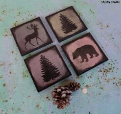 Lot De 4 Dessous De Verre Déco Hiver Scandinave Woods Shadows - Sous Verre En Bois, Animaux, Ours, Sapin, Cerf, Table De Noël, Table De Fête, Chalet