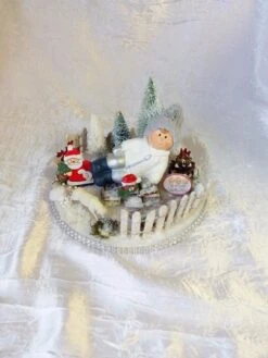 Centre De Table De Noël Avec Petit Garçon Ou Cadeau à Offrir