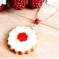 Collier Biscuit Fraise En Fimo, Bijoux Noël, Biscuit Noël En Fimo, Bijoux Gourmands