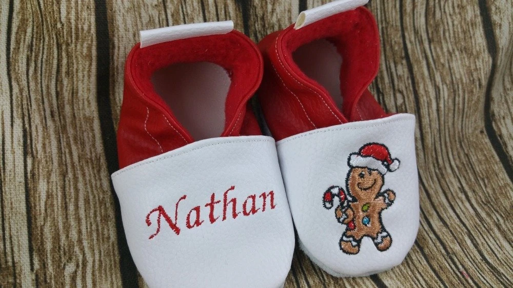 Chaussons Souple Cuir, Simili Cuir, Bébé / Enfant, Chausson Personnalisé, Bonhomme Pain D'épice Noël 2 Chaussons Souple Cuir, Simili Cuir, Bébé / Enfant, Chausson Personnalisé, Bonhomme Pain D'épice Noël – Image 2