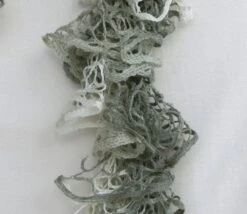 Écharpe Frou Frou à Volants, Tricot Dentelle,tricoté Main En Laine Fantaisie, Accessoire De Mode, Cadeau Femme Anniversaire Noël -Papeterie Boutique 2323686 echarpe frou frou a volants tricot dentelle tricote main 3