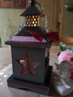 Lanterne De Noël En Bois Et Son Ange Lumineux