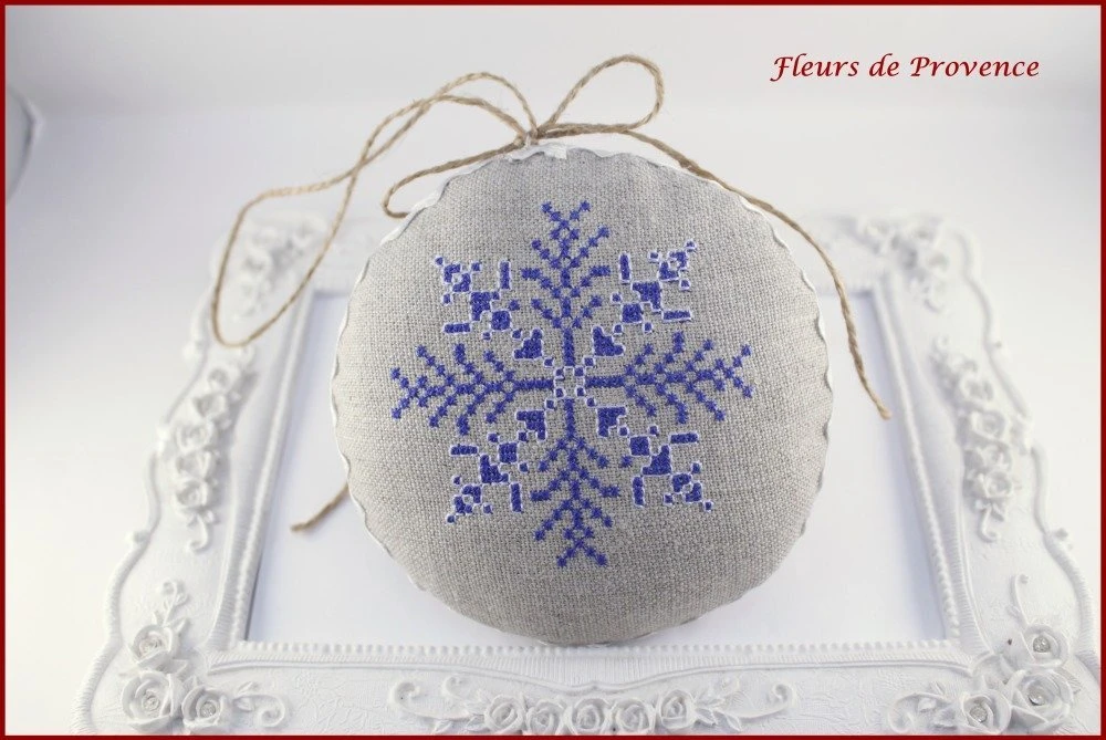 Décorations Avec Broderie Pour Sapin De Noël En Lin/coton A Suspendre Dans Votre Sapin 2 Décorations Avec Broderie Pour Sapin De Noël En Lin/coton A Suspendre Dans Votre Sapin – Image 2