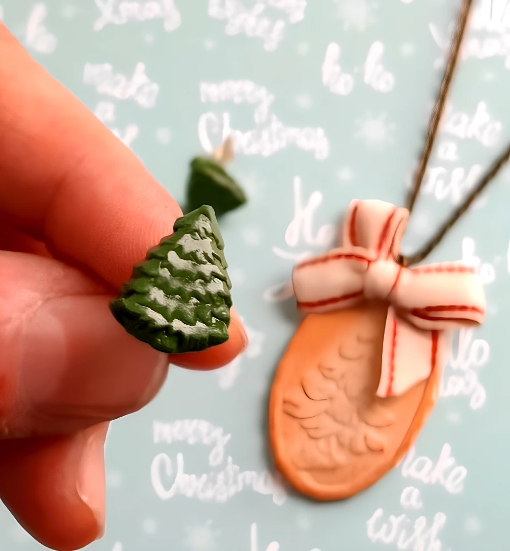 Collier Biscuit De Noël En Fimo, Boucles D'oreille Sapin, Parure Bijoux De Noël En Fimo, Bijoux Gourmands 3 Collier Biscuit De Noël En Fimo, Boucles D'oreille Sapin, Parure Bijoux De Noël En Fimo, Bijoux Gourmands – Image 3