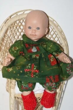 Vêtement Pour Poupée 30 Cm Thème Noël Robe Verte Et Rouge Imprimé Petits Paquets Cadeaux -Papeterie Boutique 2812355 vetement pour poupee 30 cm theme noel robe verte et ro 3