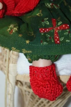 Vêtement Pour Poupée 30 Cm Thème Noël Robe Verte Et Rouge Imprimé Petits Paquets Cadeaux -Papeterie Boutique 2812355 vetement pour poupee 30 cm theme noel robe verte et ro 4