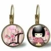 Boucles D'oreilles Cabochon -pink Kokeshi- Cadeau De Noël Femme - Saint Valentin - Cadeau D'anniversaire (ref.38)