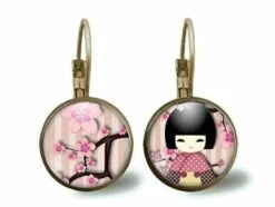 Boucles D'oreilles Cabochon -pink Kokeshi- Cadeau De Noël Femme - Saint Valentin - Cadeau D'anniversaire (ref.38)