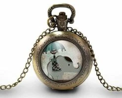 Montre à Gousset, Sautoir Illustré-eléphant-le Chat Et L'éléphant-cadeau De Noël Femme-anniversaire De Femme-saint Valentin-bronze (ref.25)