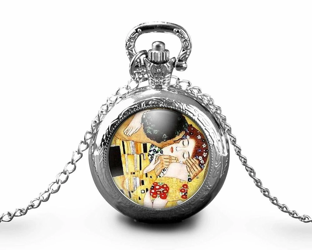 Montre à Gousset, Sautoir Illustré - Klimt -le Baiser- Cadeau De Noël Femme - Anniversaire De Femme - Saint Valentin - Argent (ref.13a) 2 Montre à Gousset, Sautoir Illustré - Klimt -le Baiser- Cadeau De Noël Femme - Anniversaire De Femme - Saint Valentin - Argent (ref.13a) – Image 2