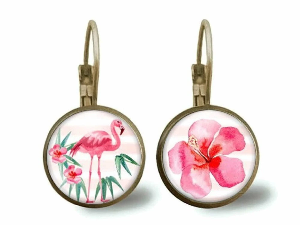 Boucles D'oreilles Cabochon -le Flamant Rose- Cadeau De Noël Femme - Saint Valentin - Cadeau D'anniversaire (ref.6) Fbm 2 Boucles D'oreilles Cabochon -le Flamant Rose- Cadeau De Noël Femme - Saint Valentin - Cadeau D'anniversaire (ref.6) Fbm – Image 2
