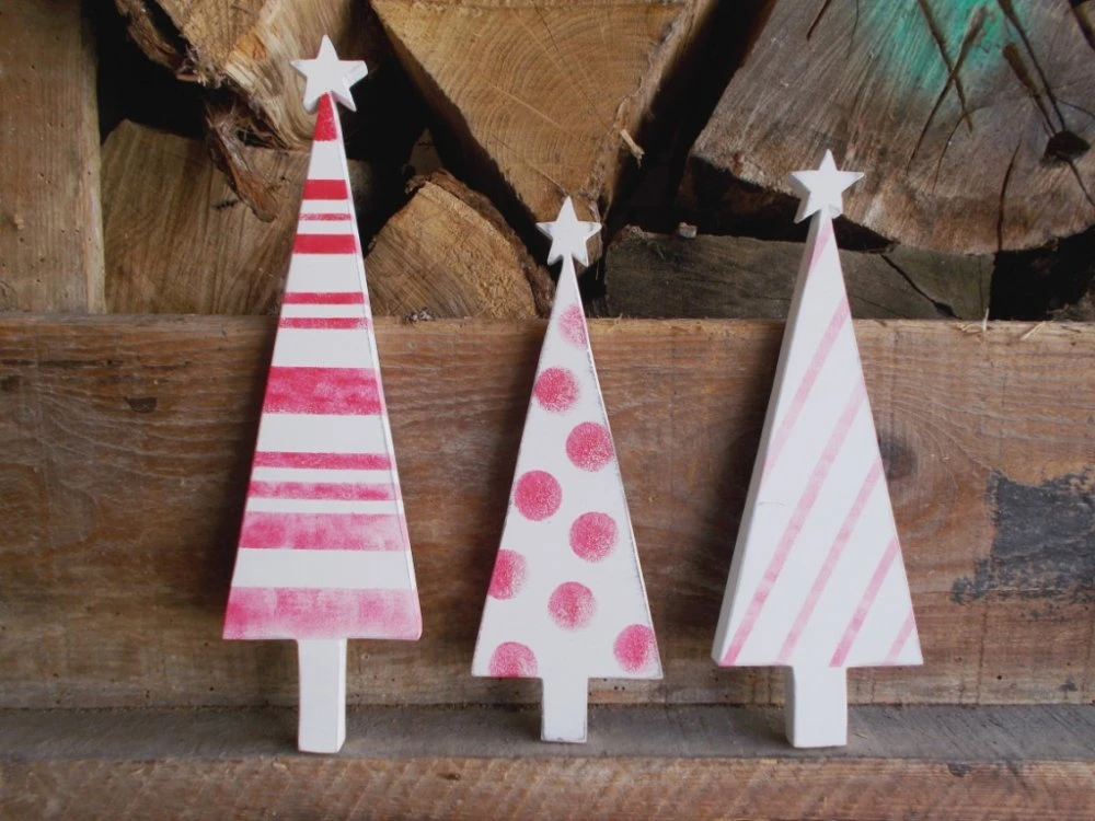 Sapins De Noël En Bois Massif Décorés - Décor De Noël à Poser Ou à Suspendre 2 Sapins De Noël En Bois Massif Décorés - Décor De Noël à Poser Ou à Suspendre – Image 2