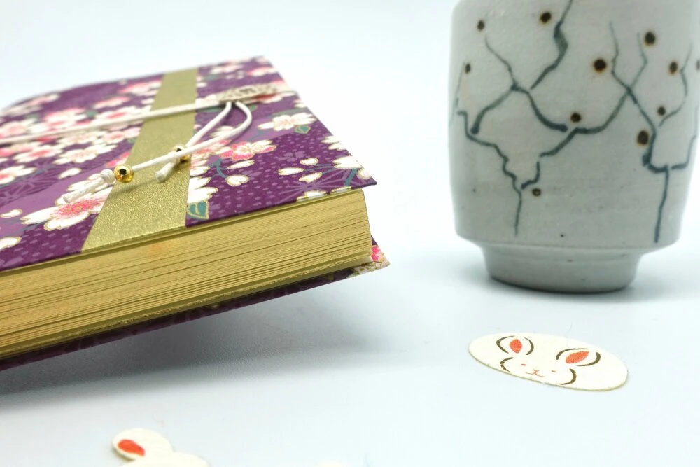 Carnet D'écriture En Papier Japonais, Journal Intime Violet Et Or, Cahier Washi Doré Sur Tranche, Noël Pour Elle, Carnet Voyage Japon Asie 2 Carnet D'écriture En Papier Japonais, Journal Intime Violet Et Or, Cahier Washi Doré Sur Tranche, Noël Pour Elle, Carnet Voyage Japon Asie – Image 2
