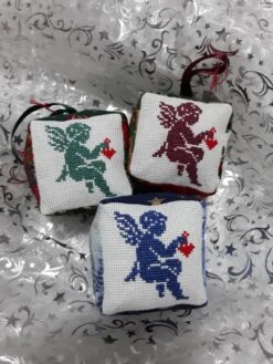 Boule Carrée Lot De 3 Brodée Main 6x6 "ange Vert, Bordeaux, Bleu " Et Tissu Spécial Patch Noël Fait Main