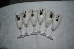 6 Flûtes à Champagne De Noël Peintes "chats De Noël" 7 6 Flûtes à Champagne De Noël Peintes "chats De Noël" -Papeterie Boutique 3560545 6 flutes a champagne peintes chats noir et blanc 1