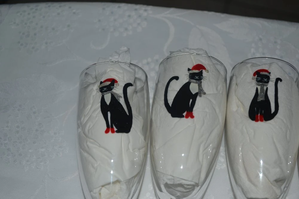 6 Flûtes à Champagne De Noël Peintes "chats De Noël" 3 6 Flûtes à Champagne De Noël Peintes "chats De Noël" – Image 3