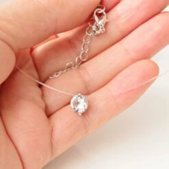 Collier En Cristal Clair Effet Flottant Bijoux Minimaliste Invisible Choker Cristal Cadeau De Noël Pour Les Femmes -Papeterie Boutique 3824899 collier en cristal clair effet flottant choker bijoux minima 5