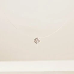 Collier En Cristal Clair Effet Flottant Bijoux Minimaliste Invisible Choker Cristal Cadeau De Noël Pour Les Femmes -Papeterie Boutique 3824899 collier en cristal clair effet flottant choker bijoux minima 6