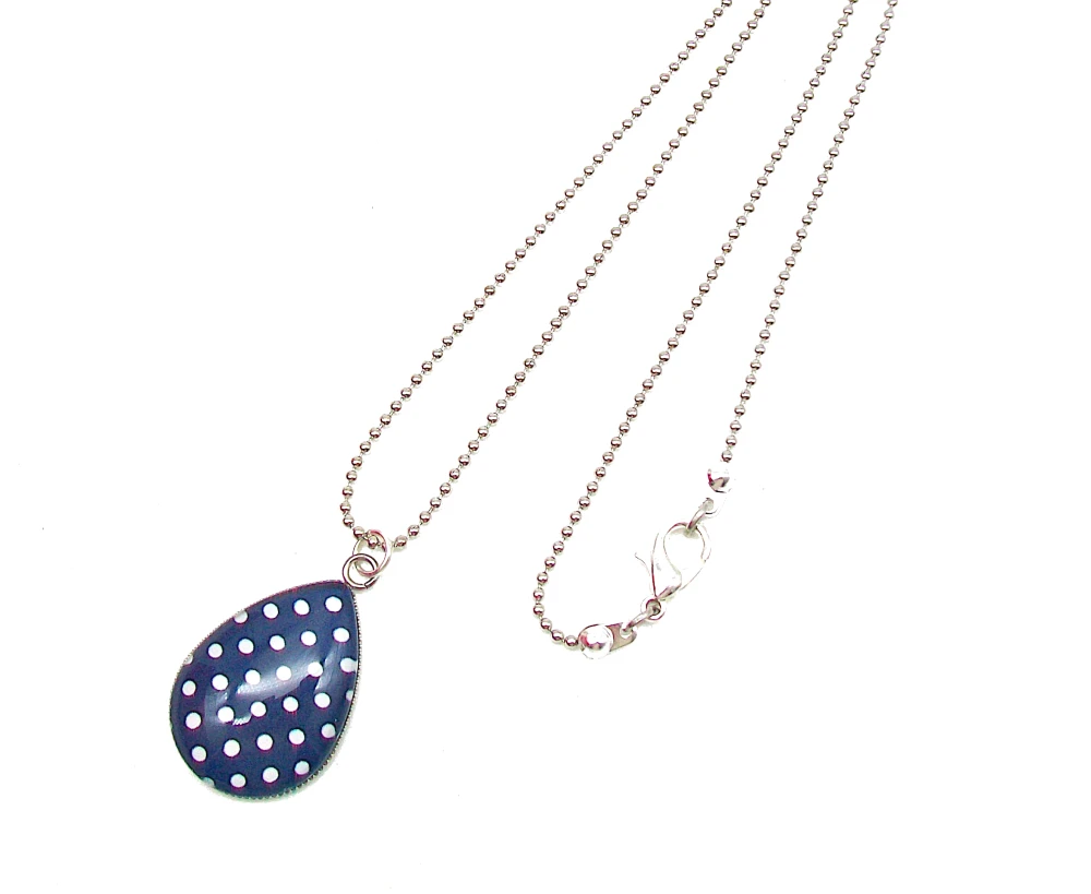 Collier, Pendentif, Goutte, Cabochon * Bleu Marine * Pois, Blanc, Argenté, Femme, Fantaisie, Cadeau Pour Elle, Noël. 1 Collier, Pendentif, Goutte, Cabochon * Bleu Marine * Pois, Blanc, Argenté, Femme, Fantaisie, Cadeau Pour Elle, Noël.