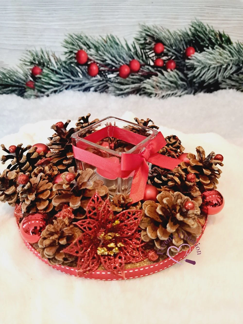 Centre De Table Noël - Jour De L'an / Décoration De Table Ou Autre Avec Bougeoir - Pomme De Pin Et Boules Et Bonhomme De Neige 1 Centre De Table Noël - Jour De L'an / Décoration De Table Ou Autre Avec Bougeoir - Pomme De Pin Et Boules Et Bonhomme De Neige