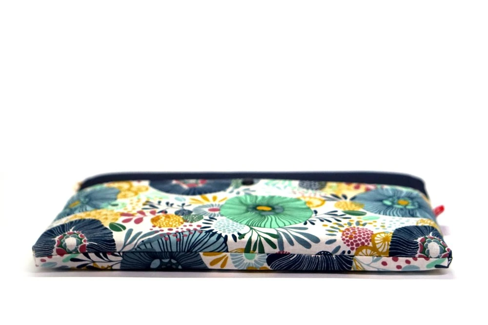 Housse Macbook 11, étui Tissu Fleurs Macbook 12, Housse Lenovo 11 Pouces, étui Ordinateur 12", Cadeau Noël Femme, Sur Mesure 4 Housse Macbook 11, étui Tissu Fleurs Macbook 12, Housse Lenovo 11 Pouces, étui Ordinateur 12", Cadeau Noël Femme, Sur Mesure – Image 4