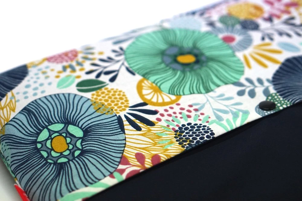 Housse Macbook 11, étui Tissu Fleurs Macbook 12, Housse Lenovo 11 Pouces, étui Ordinateur 12", Cadeau Noël Femme, Sur Mesure 6 Housse Macbook 11, étui Tissu Fleurs Macbook 12, Housse Lenovo 11 Pouces, étui Ordinateur 12", Cadeau Noël Femme, Sur Mesure – Image 6