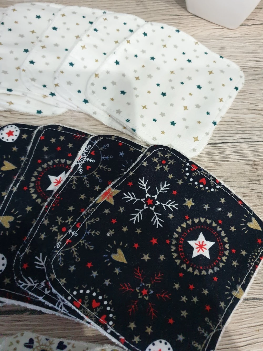 Lot De 24 Lingettes Lavables Noël 2 Lot De 24 Lingettes Lavables Noël – Image 2