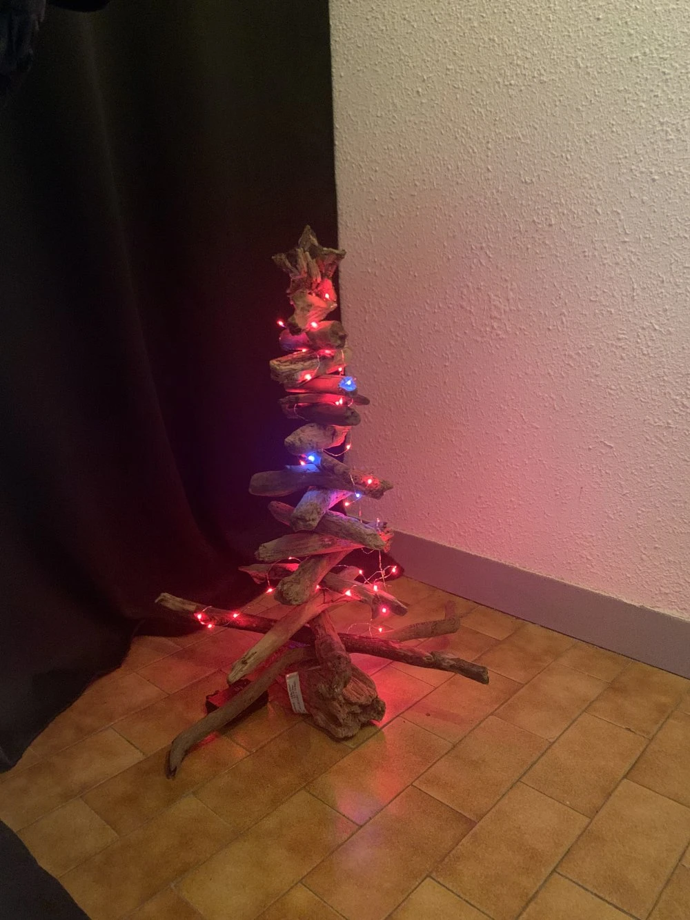 Sapin De Noël En Bois Flotté 73 Cm Et Guirlande Lumineuse 2 Sapin De Noël En Bois Flotté 73 Cm Et Guirlande Lumineuse – Image 2