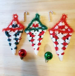 Noël - Pochette Triangle à Accrocher - Lot De 3 -Papeterie Boutique 3973475 cornet a accrocher noel pochette triangle a suspendre po 1