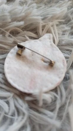 Broche Brodée Boule De Noël - Broderie Or. -Papeterie Boutique 4002718 broche brodee boule de noel broderie or 5