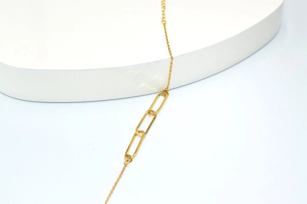 Bracelet Femme Minimaliste De Chaîne Trombone Cadeau De Noël- Doré à L 'or Fin 2 Bracelet Femme Minimaliste De Chaîne Trombone Cadeau De Noël- Doré à L 'or Fin – Image 2