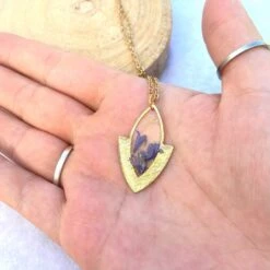 Collier De Graines En Or Aztèques Avec Pétales De Bleuet Cadeau De Noël Pour Elle -Papeterie Boutique 4074483 collier de graines en or azteques avec petales de bleuet c 3