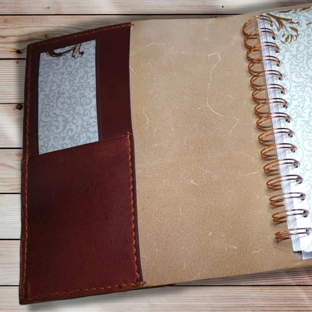 Bloc Notes Carnet Porte Documents Style Ancien En Cuir Artisanal Vintage Cadeau Anniversaire Noël Livre D'or Livre à Croquis Dessin 4 Bloc Notes Carnet Porte Documents Style Ancien En Cuir Artisanal Vintage Cadeau Anniversaire Noël Livre D'or Livre à Croquis Dessin – Image 4