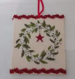 Suspension De Noël Brodée Couronne Nature