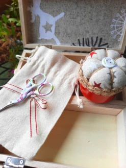 Boîte à Couture En Bois Noël, Décoration De Noël En Fimo, Idée Cadeau Fait Main, Boîte à Ouvrage -Papeterie Boutique 4292278 boite a couture en bois noel decoration de noel en fim 7