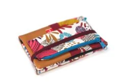 Portefeuille Femme Simili Cuir Camel Avec Tissu Fleurs Ethnique Rouge, Porte Cartes Cuir Et Tissu, Cadeau Femme Noël -Papeterie Boutique 4293986 portefeuille original avec porte monnaie et porte cartes en 2