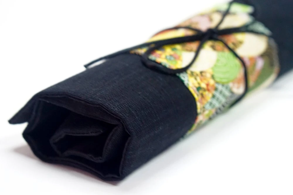 Trousse à Crayons Maquillage En Lin Noir Tissu Japonais, Trousse Maquillage, Cadeau Noël Femme 2 Trousse à Crayons Maquillage En Lin Noir Tissu Japonais, Trousse Maquillage, Cadeau Noël Femme – Image 2