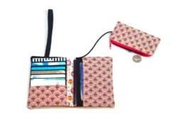 Portefeuille Original Femme Cuir Caramel Tissu Japonais, Porte Cartes Tissu Rose, Cadeau Femme Noël Personnalisable 13 Portefeuille Original Femme Cuir Caramel Tissu Japonais, Porte Cartes Tissu Rose, Cadeau Femme Noël Personnalisable -Papeterie Boutique 4333621 portefeuille original avec porte monnaie et porte cartes en 5