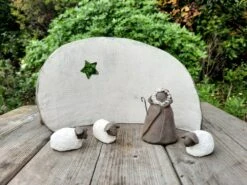 Crèche De Noël En Terre Brune Terre Blanche, Santons Stylisés, H. 5 à 7 Cm 7 Crèche De Noël En Terre Brune Terre Blanche, Santons Stylisés, H. 5 à 7 Cm -Papeterie Boutique 4335202 creche de noel en terre brune terre blanche santons styli 3