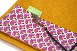 Trousse Rangement Câbles Et Souris Personnalisable En Velours Moutarde Tissu Japonais, Cadeau Sur Mesure Femme Noël -Papeterie Boutique 4335634 trousse rangement cables et souris wax pochette fourre tou 5