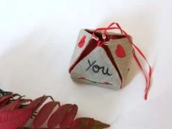 Boite Cadeau Noël-ecrin Bijou- Boite Lin Et Soie- Boite Cadeau Personnalisée- Boite Lin Brodée 7 Boite Cadeau Noël-ecrin Bijou- Boite Lin Et Soie- Boite Cadeau Personnalisée- Boite Lin Brodée -Papeterie Boutique 43401 boite cadeau noel ecrin bijou boite lin et soie boite cadeau personnalisee boite lin brodee 4