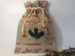 Pochon Noël -pochette Cadeau Noël-sac Noël- Décor Noël- Sac Noël Houx - 5 Pochon Noël -pochette Cadeau Noël-sac Noël- Décor Noël- Sac Noël Houx - -Papeterie Boutique 43419 pochon noel pochette cadeau noel sac noel decor noel sac noel houx 3