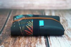 Portefeuille Boho Femme Cuir Noir Tissu Plumes, Porte Cartes Tissu Bohème, Cadeau Original Femme Noël Personnalisable -Papeterie Boutique 4387387 portefeuille original femme cuir caramel tissu japonais por 5