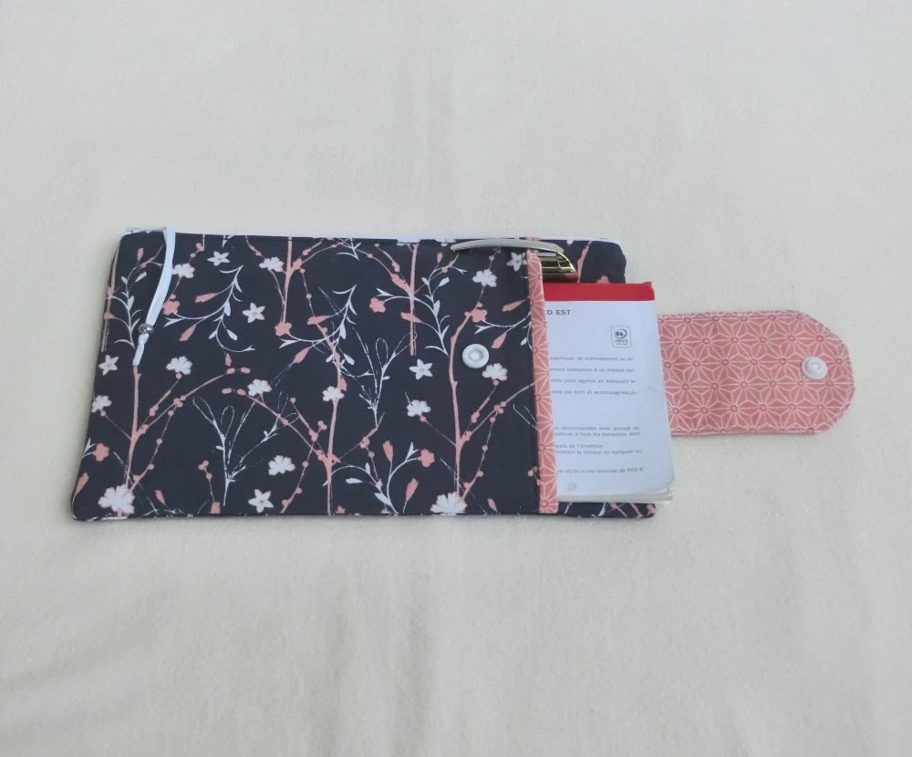 Porte Monnaie Avec Chéquier, Etui à Document, Pochette à Papier, Portefeuille, Trousse Zippée, Tissu Imprimé Fleuri, Noël Femme 2 Porte Monnaie Avec Chéquier, Etui à Document, Pochette à Papier, Portefeuille, Trousse Zippée, Tissu Imprimé Fleuri, Noël Femme – Image 2