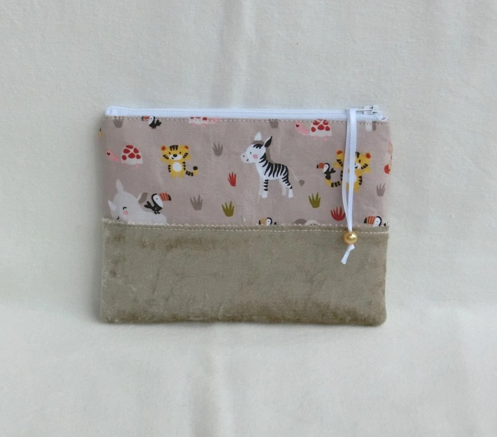 Petite Trousse Zippée Petite Fille, Porte Monnaie, Tissu Animaux Safari, Pochette Enfant Rangement Accessoire Ou Maquillage, Cadeau Noël 4 Petite Trousse Zippée Petite Fille, Porte Monnaie, Tissu Animaux Safari, Pochette Enfant Rangement Accessoire Ou Maquillage, Cadeau Noël – Image 4