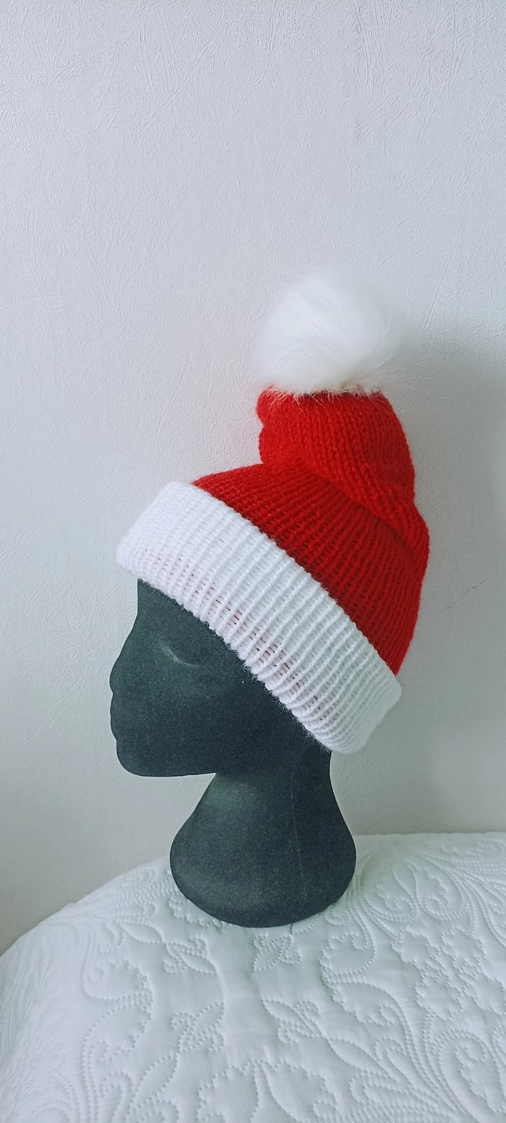 Bonnet Rouge Et Blanc Pompon Amovible Fausse Fourrure , Noël 2 Bonnet Rouge Et Blanc Pompon Amovible Fausse Fourrure , Noël – Image 2