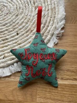 Etoile En Tissu Brodée Joyeux Noël à Suspendre Au Sapin 15 Etoile En Tissu Brodée Joyeux Noël à Suspendre Au Sapin -Papeterie Boutique 4413829 etoile en tissu brodee noel 2022 6